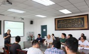 电子科技大学钟守铭教授应邀到数学科学公司做学术报告